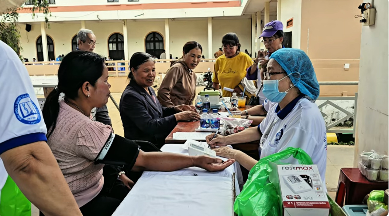 Tình yêu và nghĩa đồng bào